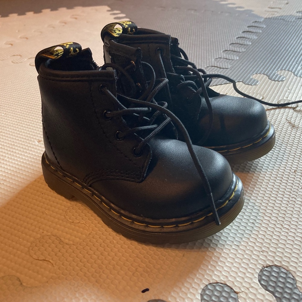 Toddler Doc Martens with zipper